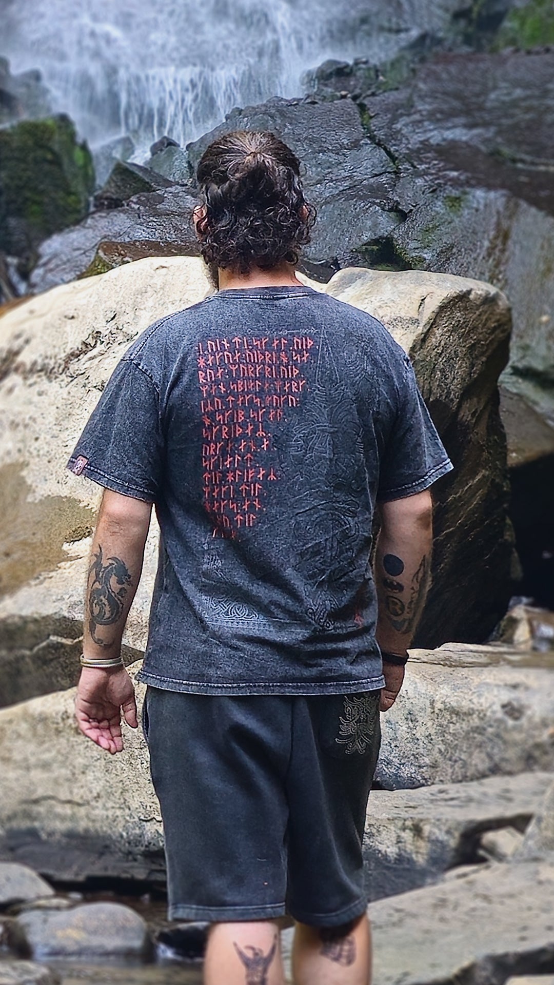 Tee: Odin, Allfather